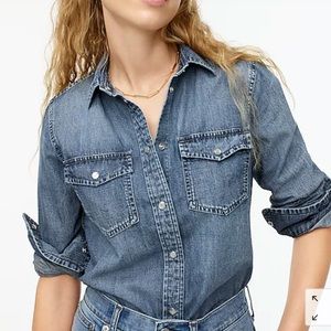 Slim-fit chambray shirt